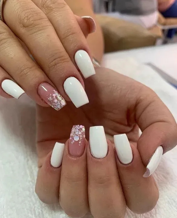 https://cdn.salonspotlight.com/photos/bWc8TlsrFC2KGKuS02ij/966159bc-a0d8-46e5-a807-5310e5db0f70_720x720