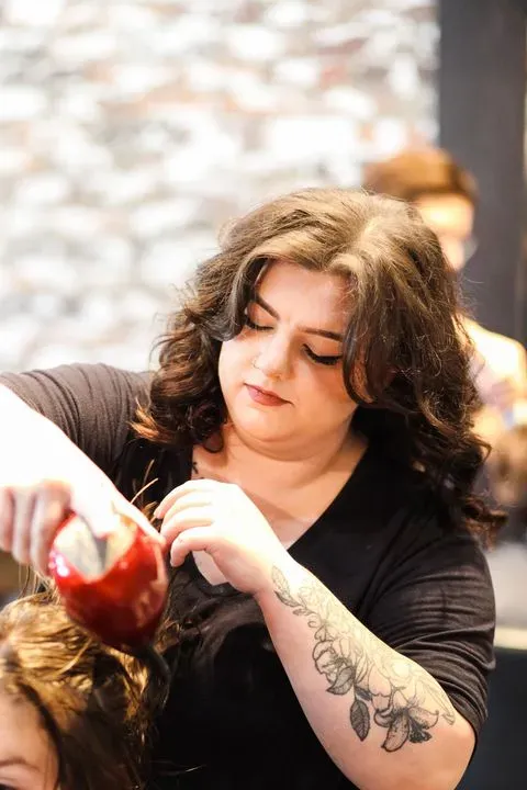 https://cdn.salonspotlight.com/photos/bXqHkBf1gJBdJZOIBkFA/0dca8e0c-285a-4705-a962-078597995eb1_720x720