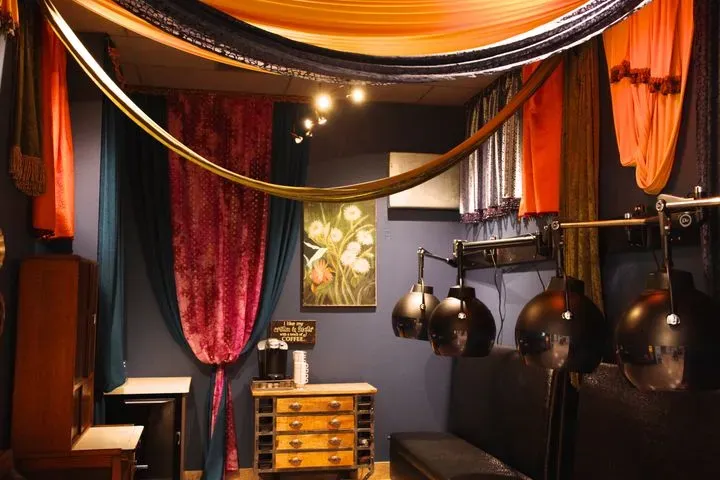 https://cdn.salonspotlight.com/photos/bXqHkBf1gJBdJZOIBkFA/3910ab37-38a1-42a8-b920-33181004758e_720x720