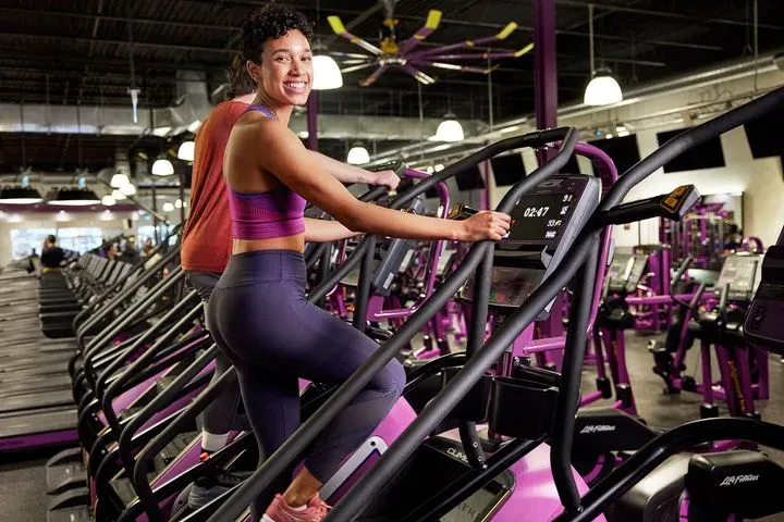 https://cdn.salonspotlight.com/photos/baot4Rh05nZQK3xLOvTu/6127f873-42cd-48cc-a9b3-7dc400052ddd_720x720