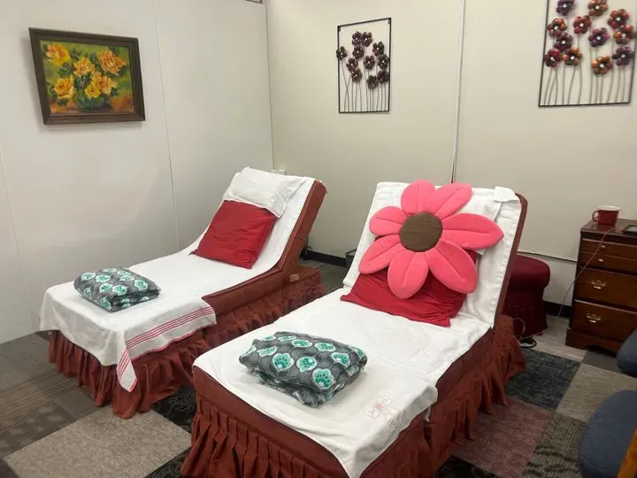 https://cdn.salonspotlight.com/photos/bczvI003YrY7gKmQUOH5/fe19b85c-baa0-41a9-98d6-51c52e3dc44b_720x720