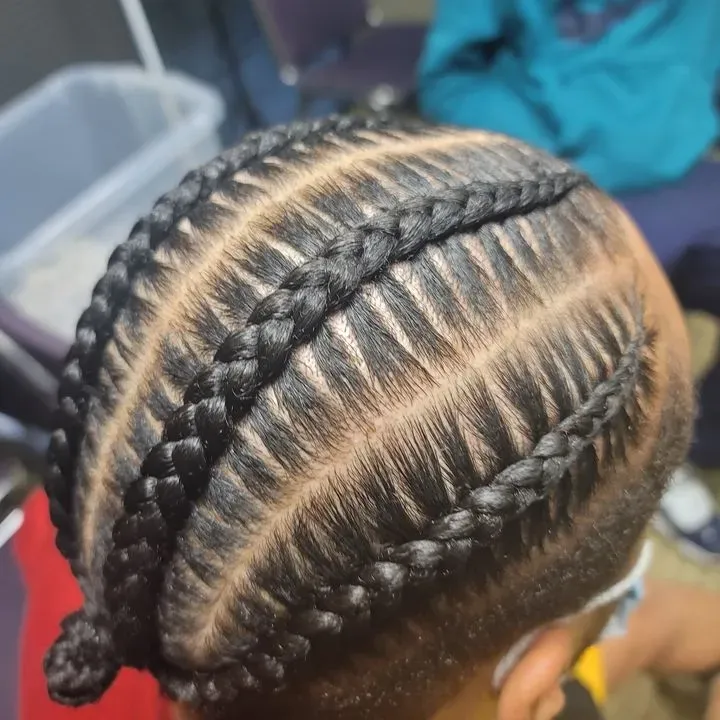 https://cdn.salonspotlight.com/photos/bdFpoITPaXzOlXNNEl1P/d059985d-2e9a-405d-b9fc-b530e3d6642e_720x720