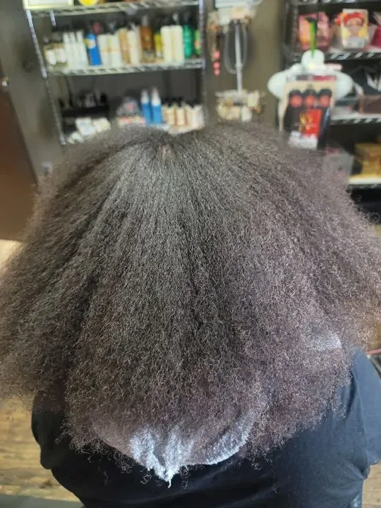 https://cdn.salonspotlight.com/photos/bdFpoITPaXzOlXNNEl1P/d24962a7-9c78-44ec-a450-7d23c9de48e5_720x720