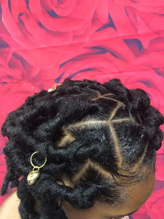 https://cdn.salonspotlight.com/photos/bdFpoITPaXzOlXNNEl1P/e0f774b7-adcb-422a-8079-100f27f575e3_720x720