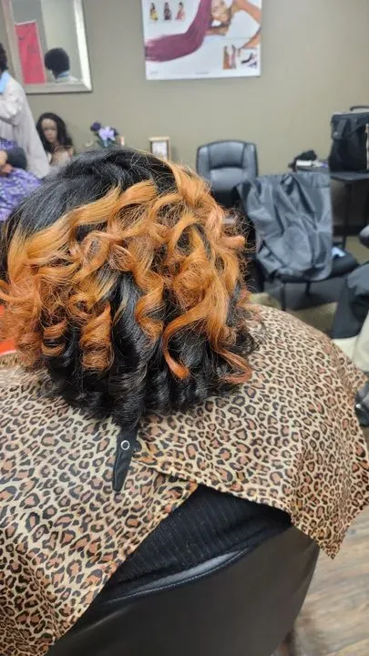 https://cdn.salonspotlight.com/photos/bdFpoITPaXzOlXNNEl1P/fd387825-4524-49bf-98fd-0d09cdb8600c_720x720
