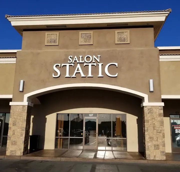 https://cdn.salonspotlight.com/photos/bep34i0pFLxouFMCMQlg/9990e310-eb17-473f-8094-68ee47db59ef_720x720