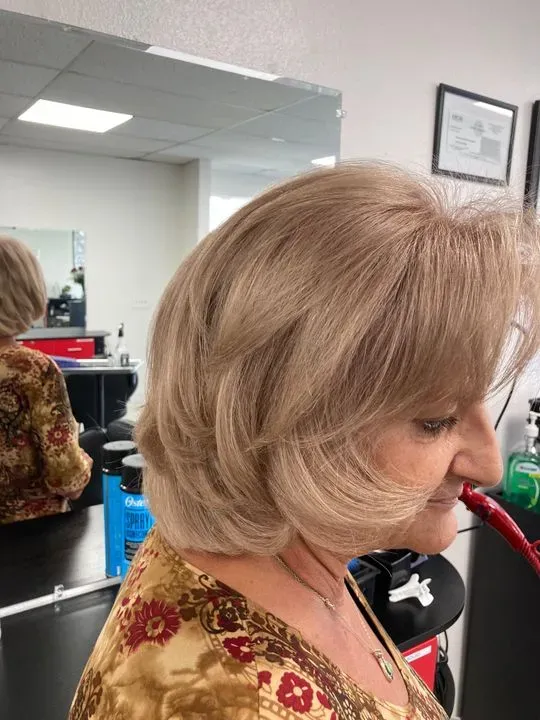 https://cdn.salonspotlight.com/photos/beuJI81CHhFJYfllFxvi/291ef63c-6341-4ce0-8bf2-2c4fbc99d0cf_720x720