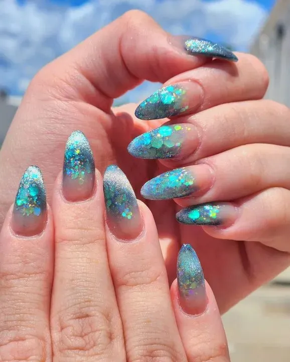 https://cdn.salonspotlight.com/photos/bi1wI0hKNtFu1FnmnVT1/3a4bcd83-92ab-40a2-b807-80fb058f0bbc_720x720