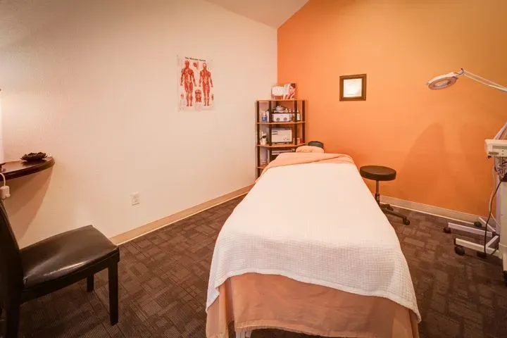 https://cdn.salonspotlight.com/photos/bjTTAnP4nhgAC3zApSBb/d99f1cb2-dab0-4e0a-963e-a85a9e0ef355_720x720