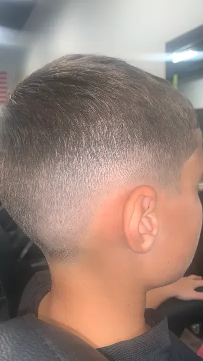 https://cdn.salonspotlight.com/photos/bmtuzcdU4uxsRYtGePDw/83a0c7dc-197b-465a-8c7e-caade5084eaf_720x720