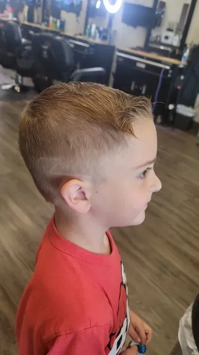 https://cdn.salonspotlight.com/photos/bmtuzcdU4uxsRYtGePDw/a688b883-7e87-46b2-b796-74f36d02df9e_720x720