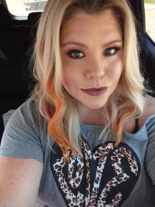 https://cdn.salonspotlight.com/photos/boN8OdiXHJ3z46GXweTA/1a843ac2-29bf-4d1c-9fe7-4a0a83c39943_720x720