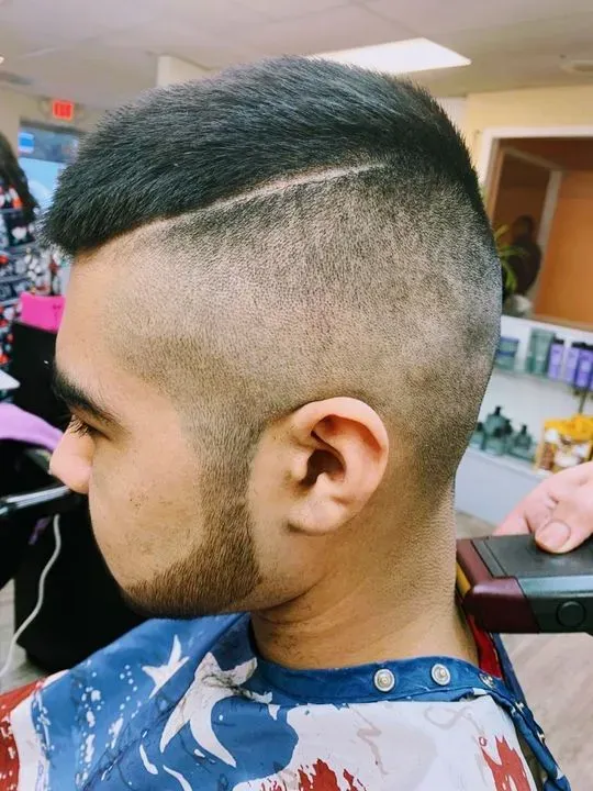https://cdn.salonspotlight.com/photos/bqgIvZSy5Y9vIFsDWUgH/0ce9753e-f18f-4ff5-a141-a811d8e626b7_720x720