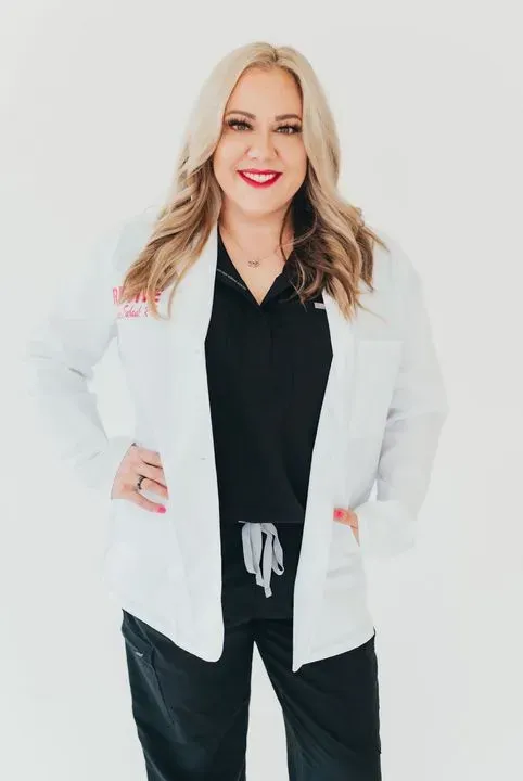 https://cdn.salonspotlight.com/photos/brZ2pWfaRHj4Wsl4qQmU/8274448d-7c42-4f48-b3a9-9278b8d87745_720x720