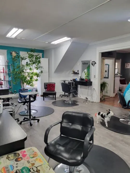 https://cdn.salonspotlight.com/photos/bs7pTFZuQcs9aDFgJ5ny/26552446-399a-4558-afe5-c26ded78ca0d_720x720