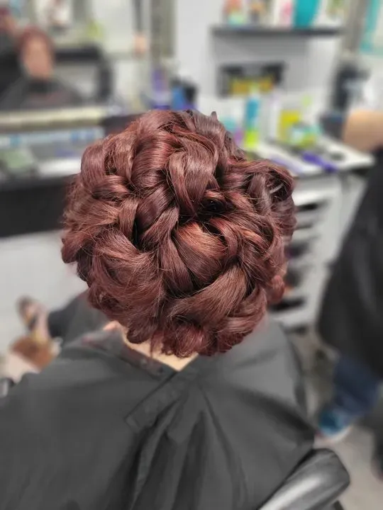 https://cdn.salonspotlight.com/photos/bs7pTFZuQcs9aDFgJ5ny/c10cbc33-01d6-420e-bfdf-c2b5d768c079_720x720