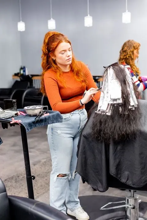 https://cdn.salonspotlight.com/photos/bsjmDCN6empIV1n2cHG7/0fecc5d5-f7a8-4d89-b699-eb45821a6fc8_720x720