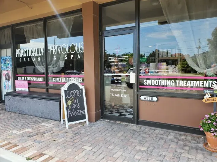 https://cdn.salonspotlight.com/photos/btYk8pZVzvHVW9JgJM3n/213a521f-2fb6-4879-be7d-bef3f90e41f7_720x720