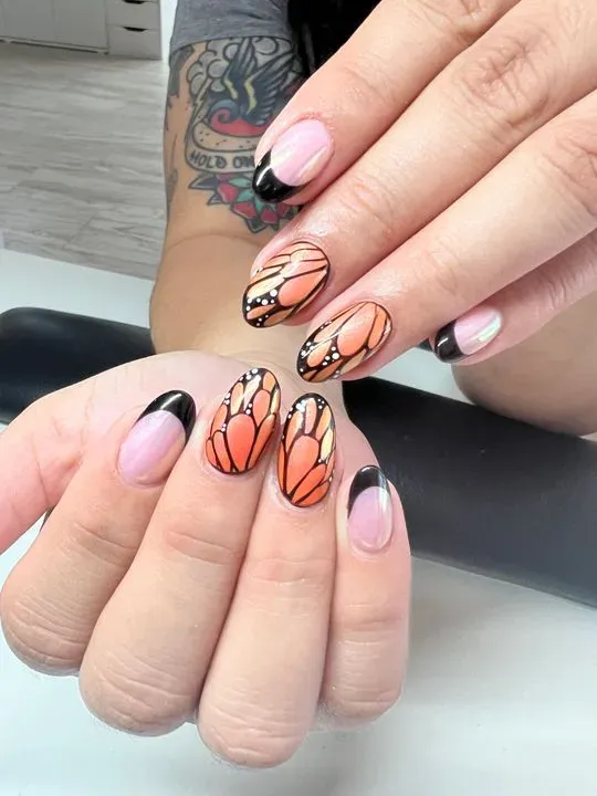 https://cdn.salonspotlight.com/photos/btk2CpNcZtFoVvgKIHVB/7c4b79a9-5ff2-4116-9598-67f8f3dd48d5_720x720