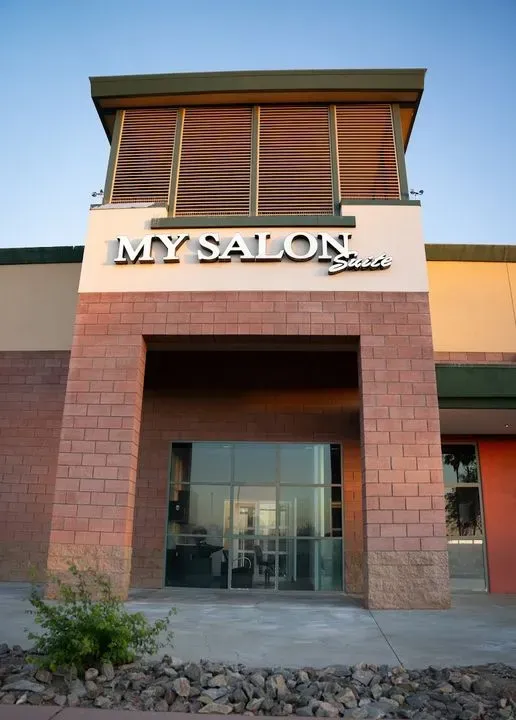 https://cdn.salonspotlight.com/photos/btyKdOG56BsGqZhopOGM/d8660202-303a-4745-8ffc-35076de13f38_720x720