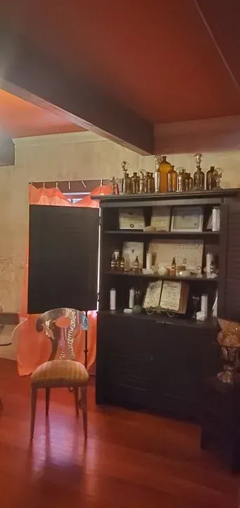 https://cdn.salonspotlight.com/photos/buVrNUqf4fwi865uD5pA/360c8fbc-fe74-4f2b-a09c-7af747f53700_720x720
