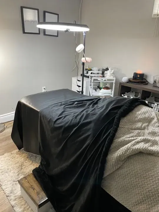 https://cdn.salonspotlight.com/photos/buuTFnzYQ3oDzTzWJHm3/9f001634-63ee-4ee3-b600-2a52c7654acc_720x720