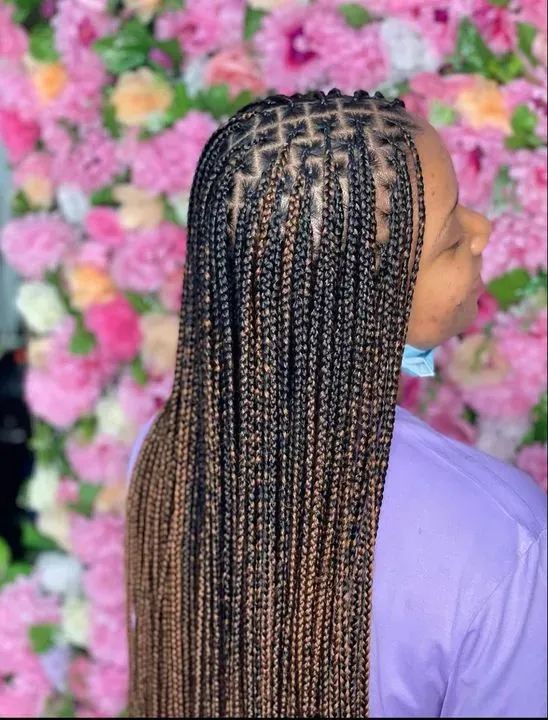 https://cdn.salonspotlight.com/photos/bwQCZdewtscDCiI1Dx2v/614a4e84-af4e-4d63-bf06-90b0fe6bd159_720x720