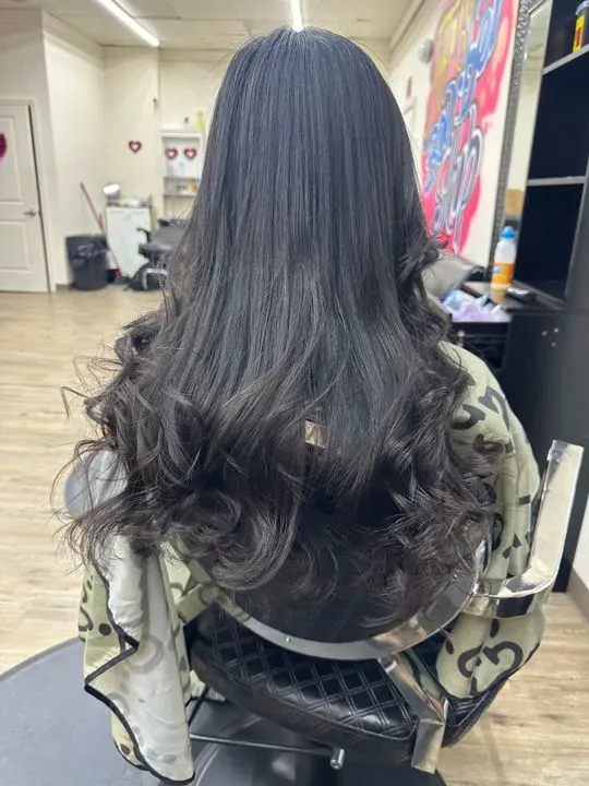 https://cdn.salonspotlight.com/photos/bxMtpjn5PPDtVTf16FqF/450eac4e-00ac-48f6-8269-8b223546c0bb_720x720