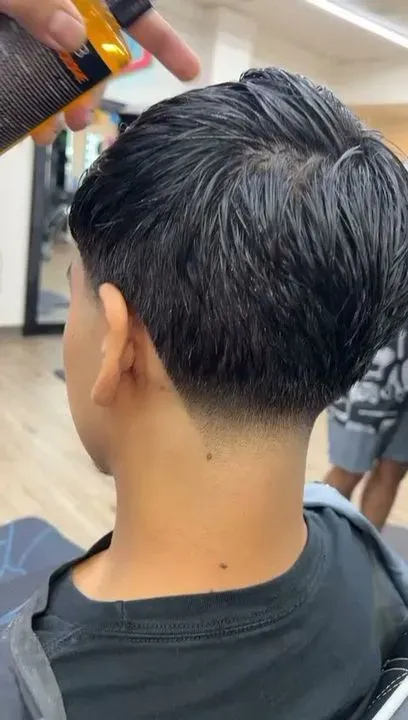 https://cdn.salonspotlight.com/photos/bxMtpjn5PPDtVTf16FqF/fe7003c7-9187-41be-b849-e12a5a3fc676_720x720
