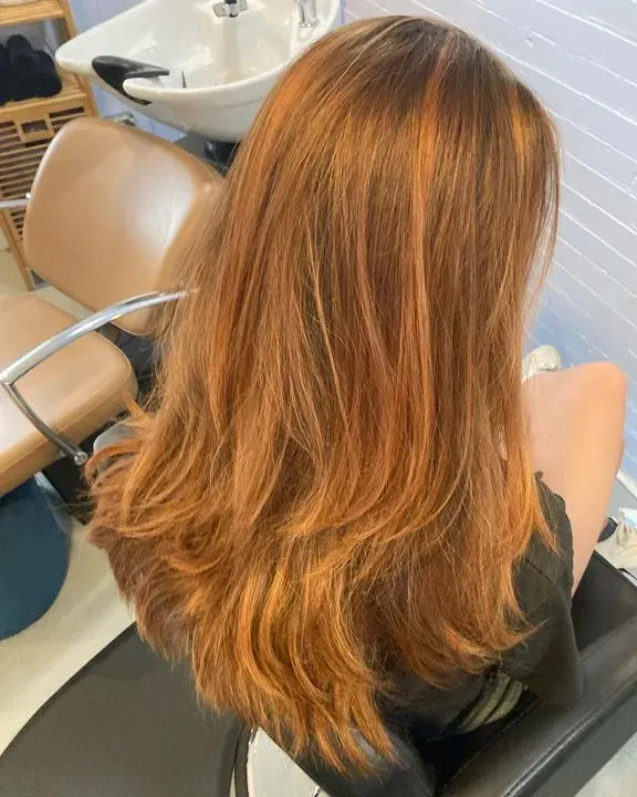 https://cdn.salonspotlight.com/photos/c1y3rjsKWRlGNoUsOXBi/7cc58bf0-bde3-4c3f-90e7-73f98dfa654f_720x720