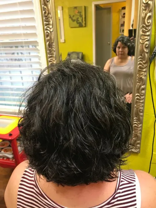 https://cdn.salonspotlight.com/photos/cCCdkHWsDMBokEzPTHdq/5169a11d-6dea-40a1-9d66-062818450079_720x720