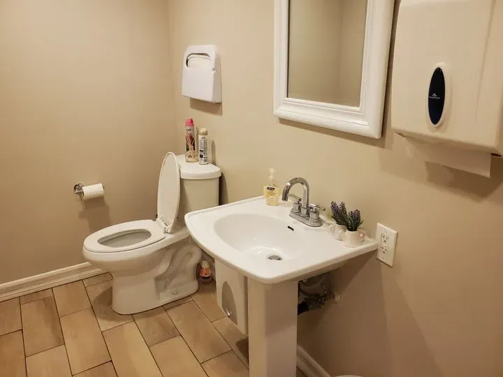 https://cdn.salonspotlight.com/photos/cChHWpjf18m4sRI3DYaU/16284574-0faa-493a-9334-4fc697777b15_720x720