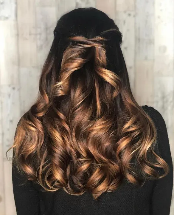https://cdn.salonspotlight.com/photos/cFs3KVlH6Y1PDh4YERd4/0de9018f-aef4-4c10-95ab-018633d276f3_720x720