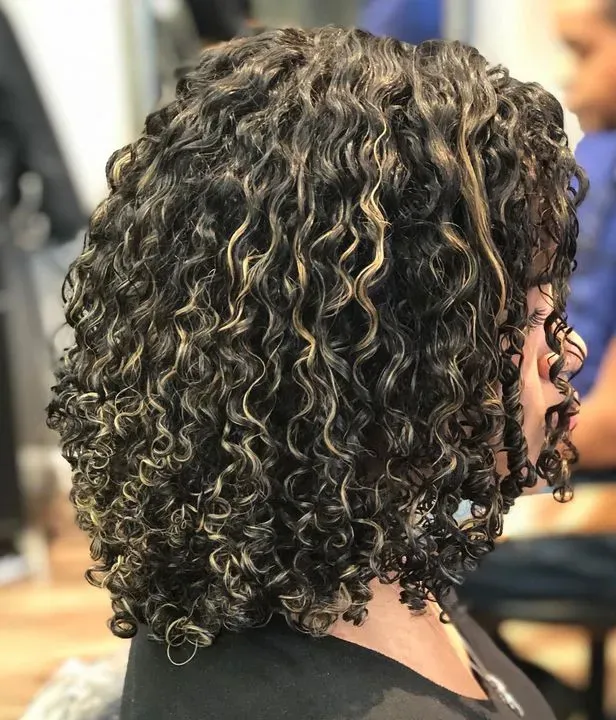 https://cdn.salonspotlight.com/photos/cFs3KVlH6Y1PDh4YERd4/dd7168de-9d9d-4b6a-9234-9fdf919b0796_720x720
