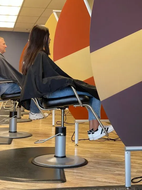 https://cdn.salonspotlight.com/photos/cHU3pTmhyvmsz3zABsVU/fc21b74c-df30-4a47-9d55-406c2606519b_720x720
