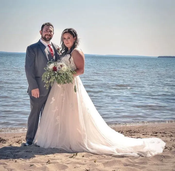 https://cdn.salonspotlight.com/photos/cKWvvDTwzJ43UGa6pdxh/10d20568-5064-4f62-badb-4703f0d22292_720x720