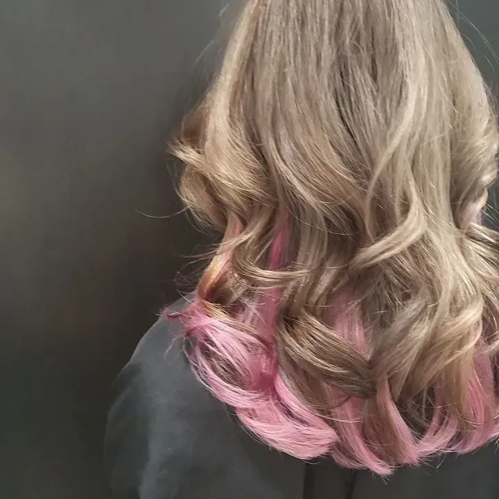 https://cdn.salonspotlight.com/photos/cLmGv7qZ8AMjKWotPIjb/d6b75836-fa82-42f1-8c58-154721a75596_720x720