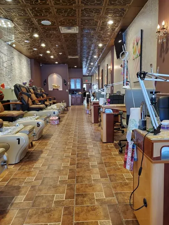 https://cdn.salonspotlight.com/photos/cOzRNJ5zwGBJ2R6vVLDc/71084aa8-60cc-4c86-817b-e1d9995ba162_720x720