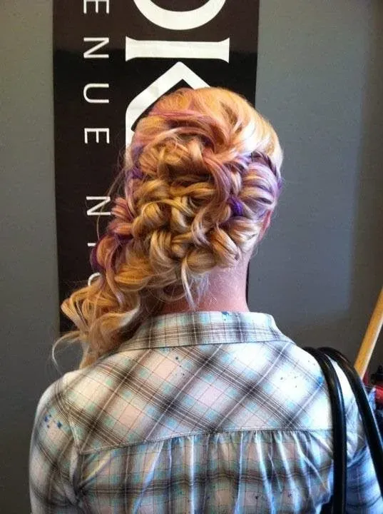 https://cdn.salonspotlight.com/photos/cRzr6m39izz7jnRdWb4G/1745f98a-f2a6-47d3-8276-0eb0655da770_720x720