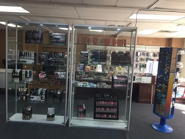 https://cdn.salonspotlight.com/photos/cTPUn1d8J09KhquDvunA/c2492c15-bb81-47c5-8a1d-ff7e0f78548e_720x720