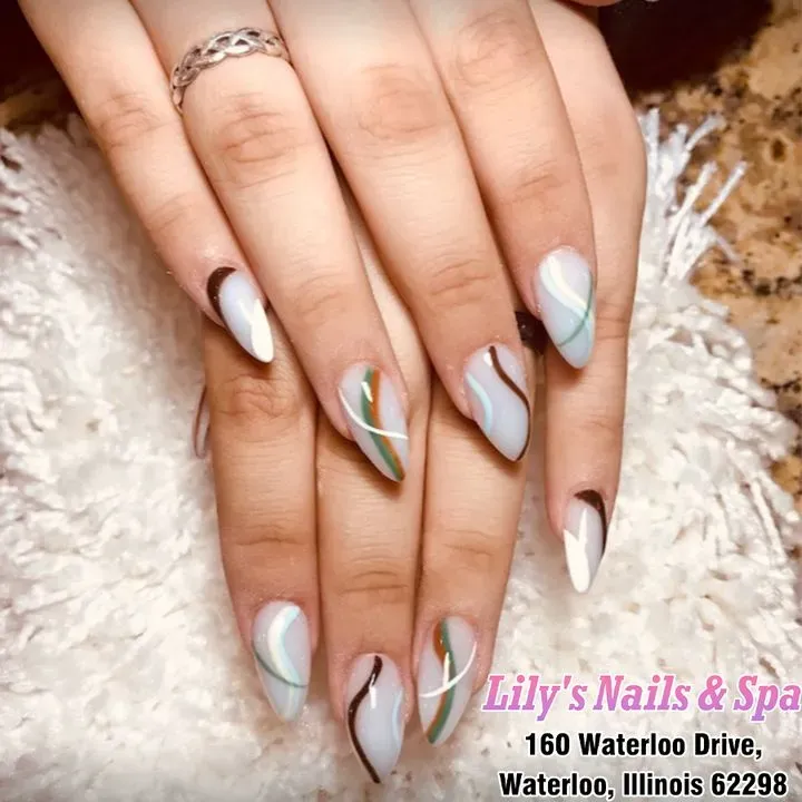 https://cdn.salonspotlight.com/photos/cVUO7ZD3GbUozvbHBDkE/9c6fbeed-e789-42b4-a115-404def794e26_720x720