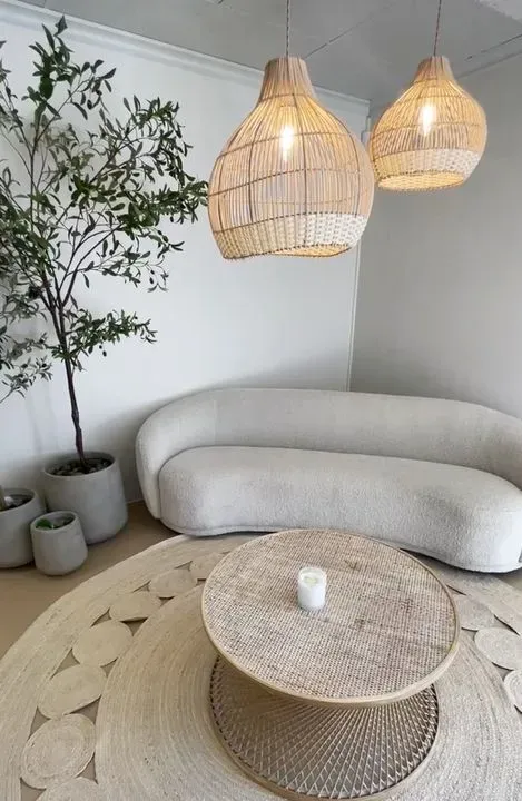 https://cdn.salonspotlight.com/photos/cYDgNHwav7sae6f5HGXa/940d9aae-24c4-4432-bafd-0db7ead18d89_720x720