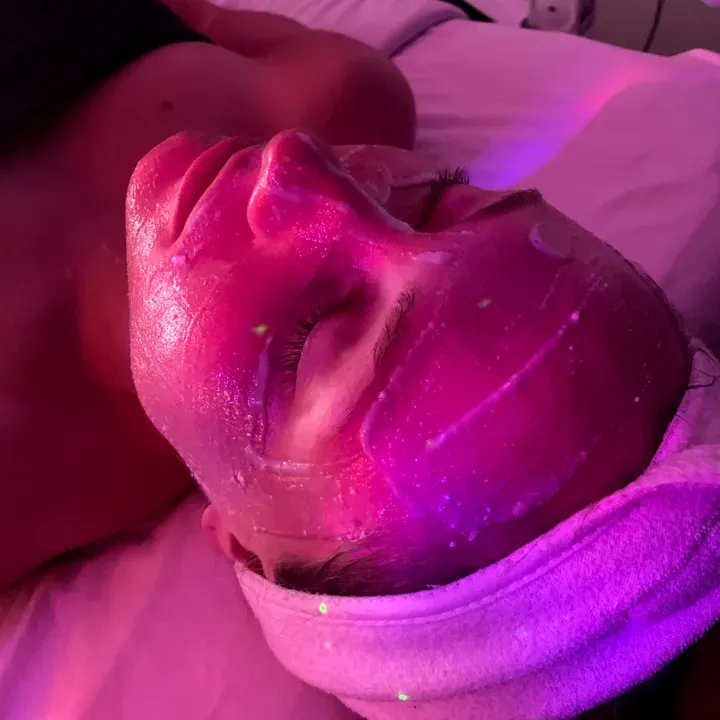 https://cdn.salonspotlight.com/photos/cZKLWcNKTkUbnDecYXna/86b17b54-c7c0-4b82-b9b2-251a7e4a39d0_720x720