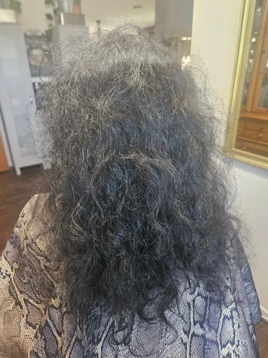 https://cdn.salonspotlight.com/photos/cZhzSEsoZhAmI0B07ogQ/79768378-0e6c-4ed6-a633-f1bb288a0691_720x720