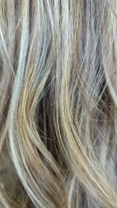 https://cdn.salonspotlight.com/photos/ca8QioI8IHdWrIWcvVe2/1851b753-c475-407e-b69d-40f9a42d9646_720x720