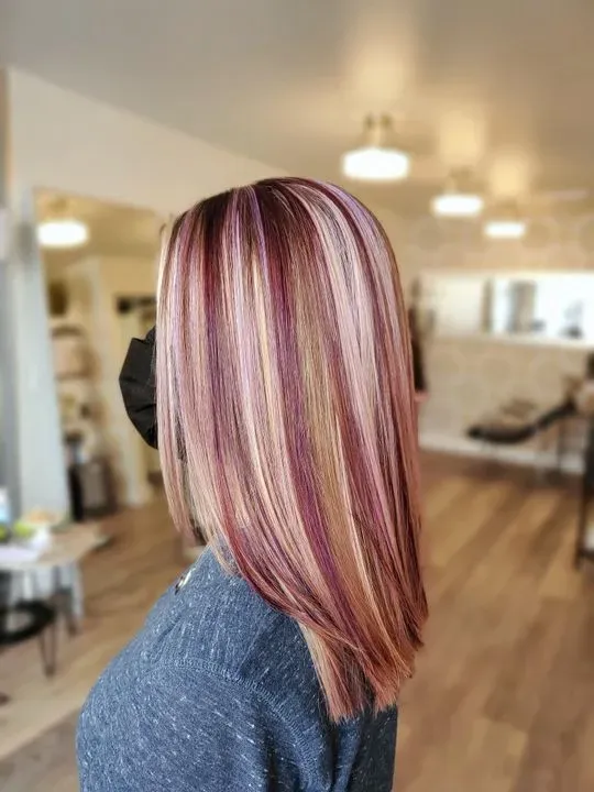 https://cdn.salonspotlight.com/photos/ca8QioI8IHdWrIWcvVe2/25ac57d2-d9ba-4aab-b88d-1e43eebf9619_720x720