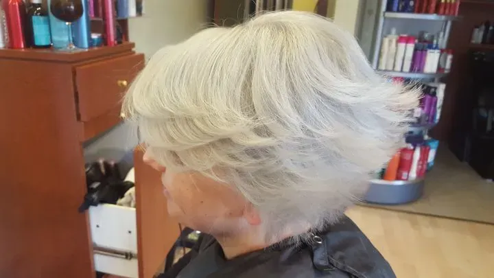 https://cdn.salonspotlight.com/photos/caRW2hKQhPDbE7rexMtF/d59c3bc6-bd29-42d7-9f2d-345c72bb9da3_720x720