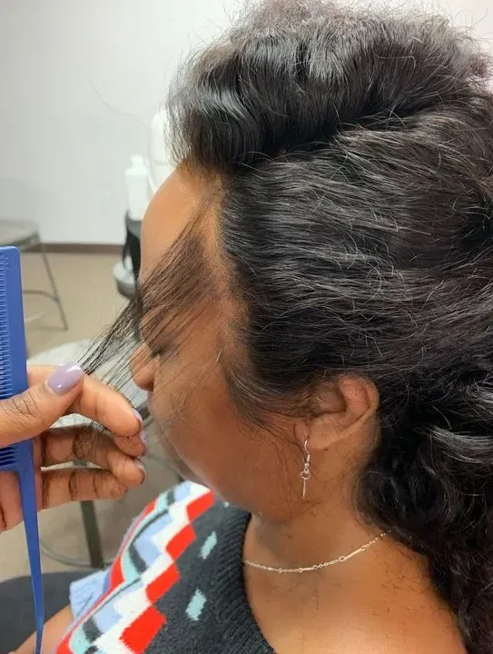 https://cdn.salonspotlight.com/photos/cbBWXFTZYQVeq4AHsi1I/7bdfdb87-ca70-4039-b5cf-c906ae76fdba_720x720