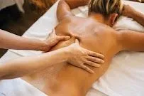 https://cdn.salonspotlight.com/photos/cbEEimSInw05AiOEMzto/c6413350-a08e-4750-9e47-20999c2d63b3_720x720
