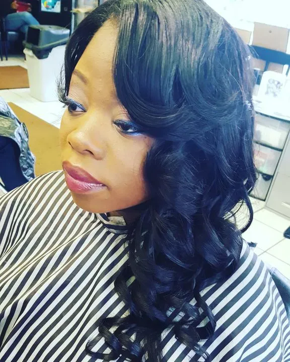 https://cdn.salonspotlight.com/photos/cbvvluILo8rJFtRTI1CN/d01403ed-d587-45b6-9fda-d5b9145d2e04_720x720